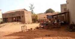 TERRAIN À VENDRE À MISSABOUGOU AU BORD DU GOUDRON : 300 M2, PERMIS TERRAIN À VENDRE À MISSABOUGOU AU BORD DU GOUDRON : 300 M2, PERMIS