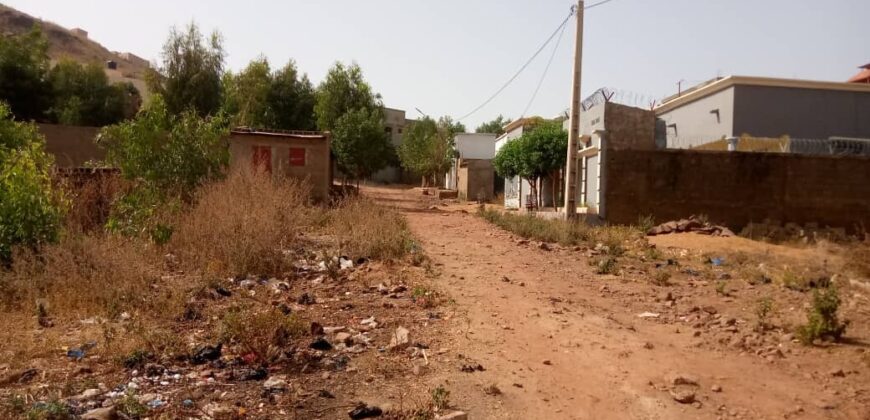4 lots collés de 300 m² à vendre – Missabougou, Hôpital du Mali