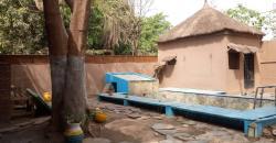 VILLA A VENDRE A L’HIPPODROME: TROIS CHAMBRES SALONS VILLA A VENDRE A L’HIPPODROME: TROIS CHAMBRES SALONS