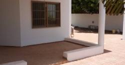 Villa duplex non meublée avec piscine à louer à l’ACI 2000 Villa duplex non meublée avec piscine à louer à l’ACI 2000