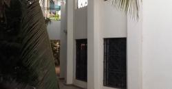 A louer à la Cité du Niger villa duplex non meublée avec piscine A louer à la Cité du Niger villa duplex non meublée avec piscine