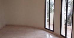 A louer à la Cité du Niger villa duplex non meublée avec piscine A louer à la Cité du Niger villa duplex non meublée avec piscine