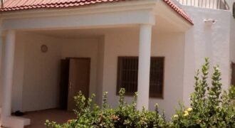 Villa duplex 4 chambres avec piscine à louer – Hamdallaye ACI 2000