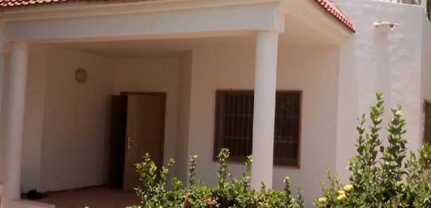 Villa duplex 4 chambres avec piscine à louer – Hamdallaye ACI 2000