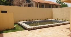 Villa duplex non meublée avec piscine à louer à Badalabougou Est Villa duplex non meublée avec piscine à louer à Badalabougou Est