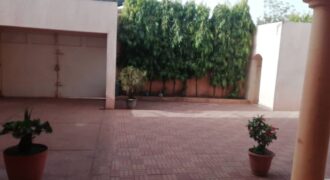 Villa en étages 10 chambres à vendre – Bolé, Banankabougou, Bamako