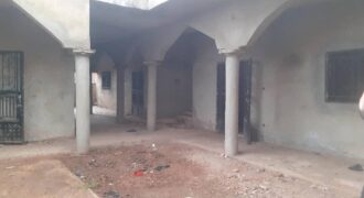 Villa inachevée de 3 appartements à vendre – Université, Kabala, Bamako