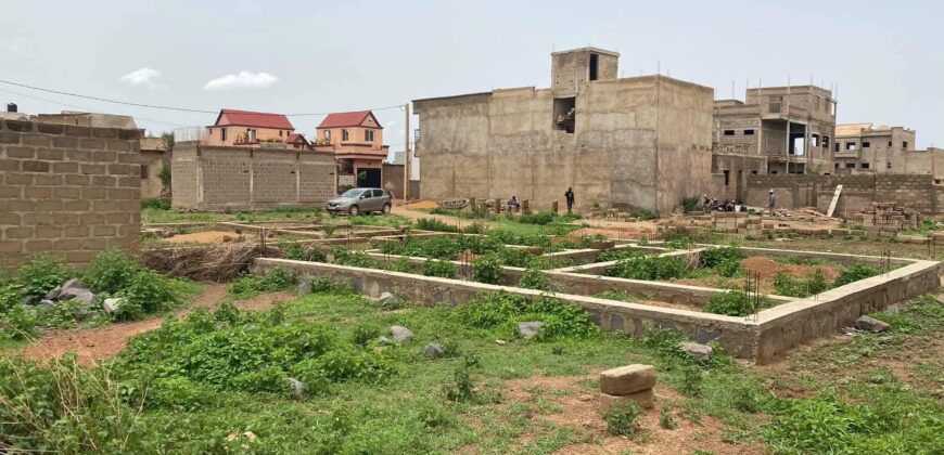 Terrain d&rsquo;angle viabilisé de 200 m² à vendre – Sirakoro Méguétana