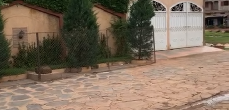 Maison meublée 9 chambres avec piscine à louer – Niamana, Bamako