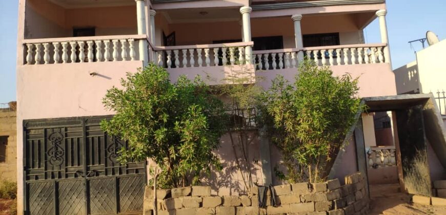 Villa en étages 5 chambres à vendre – près du marché, Kabala, Bamako