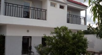 Villa meublée 4 chambres avec piscine à louer – Magnambougou Corniche