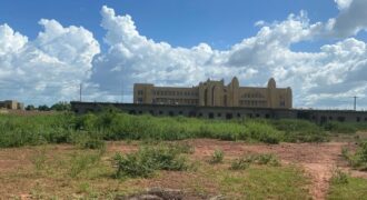Terrains de 300 m² en titre foncier à vendre – face à l&rsquo;université de Kabala