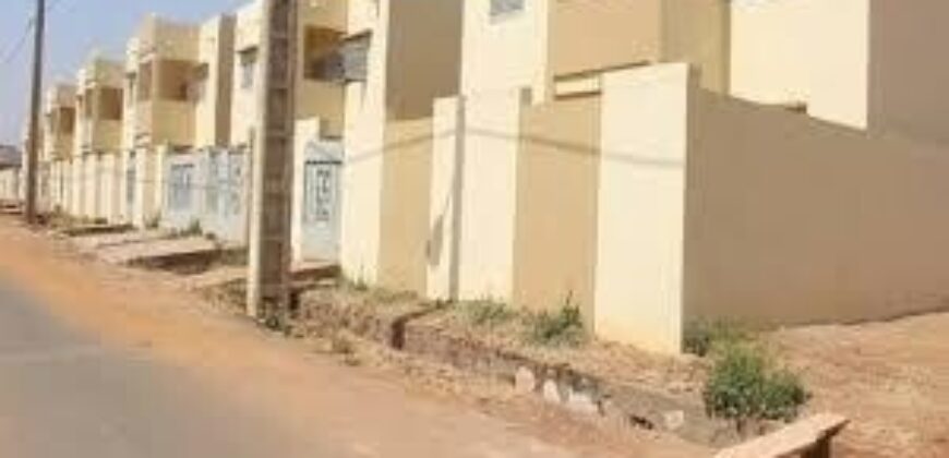 Villas duplex en bordure du goudron à vendre – Samaya, Bamako