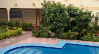 Villa avec piscine à louer à Badalabougou Est