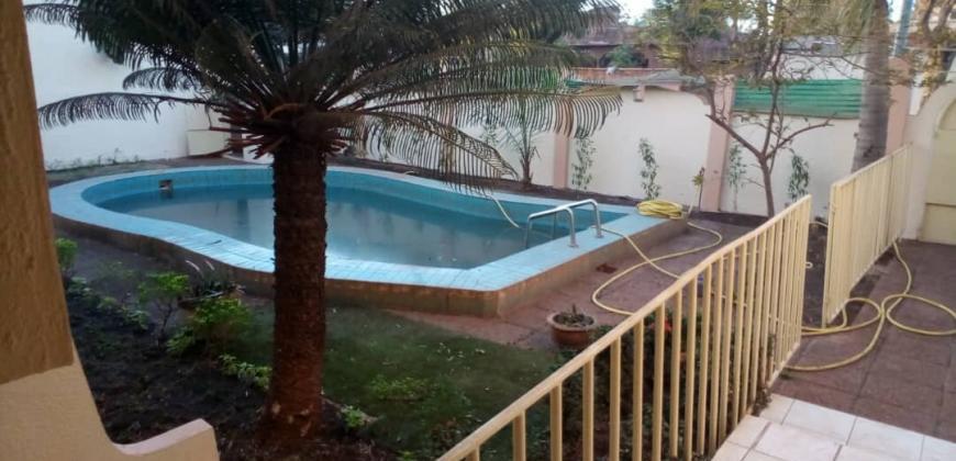 Villa non meublée à louer à l’hippodrome avec piscine