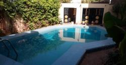 Villa duplex non meublée à louer à Badalabougou Est avec piscine Villa duplex non meublée à louer à Badalabougou Est avec piscine