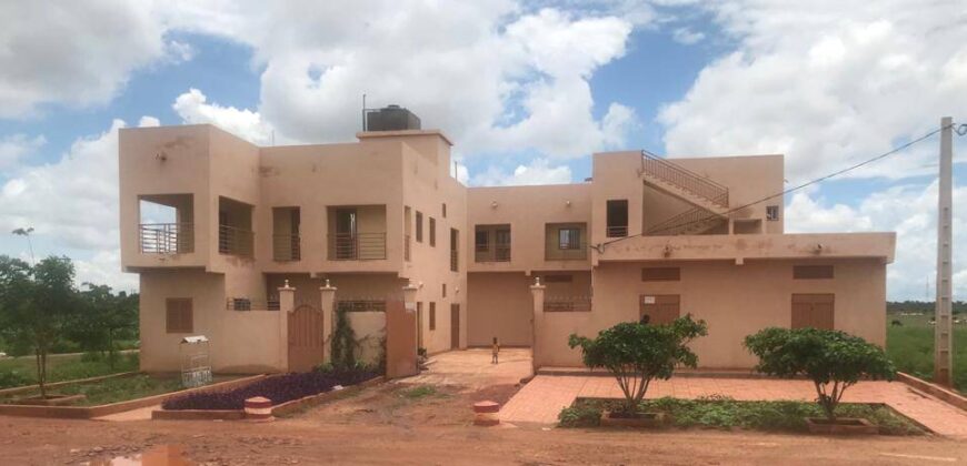Site commercial de 700 m² à vendre ou à louer – Dialakorobougou, route de Ségou