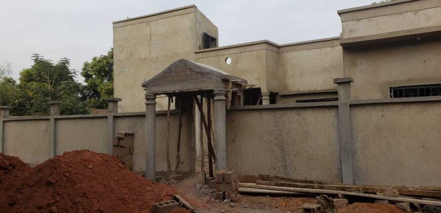 Villa 4 chambres sur 470 m² en titre foncier à vendre – Kalabambougou
