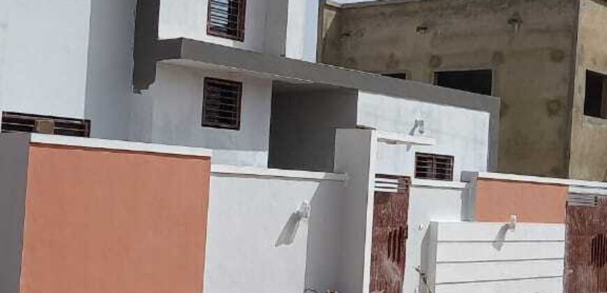 Villa d&rsquo;angle 3 chambres sur 300 m² à vendre – Sirakoro