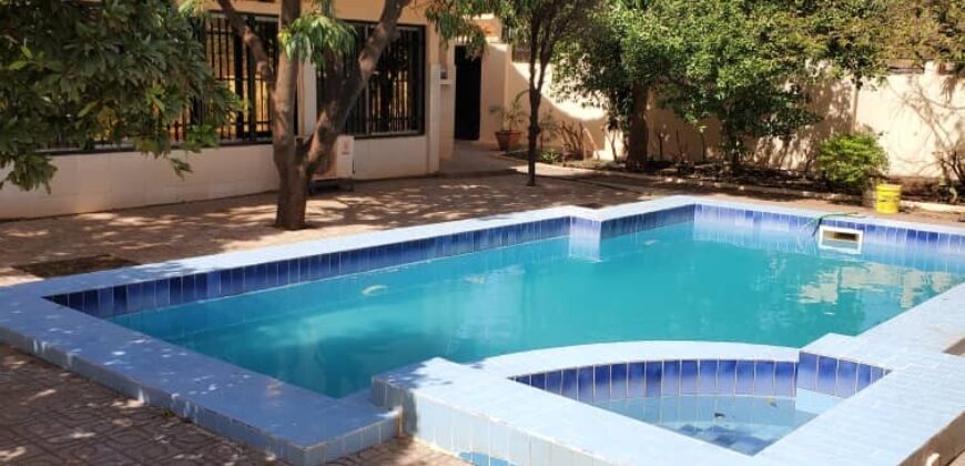 Villa duplex 5 chambres avec piscine à louer – Kalaban Coura, Bamako