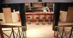 Immeuble commercial à vendre plein centre à Bolibana Immeuble commercial à vendre plein centre à Bolibana