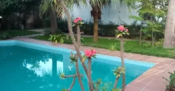 Villa semi meublée avec piscine à louer à Torokorobougou Villa semi meublée avec piscine à louer à Torokorobougou