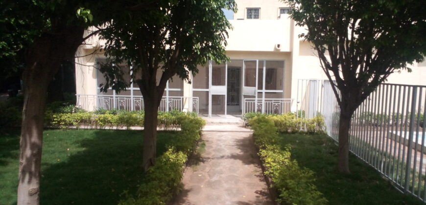 Villa 4 chambres avec piscine à louer – zone résidentielle, Badalabougou