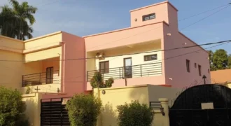 Villa duplex 4 chambres avec piscine et bureau à louer – Badalabougou Est