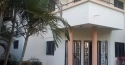 Villa en duplex avec piscine à louer à la Cité du Niger Villa en duplex avec piscine à louer à la Cité du Niger