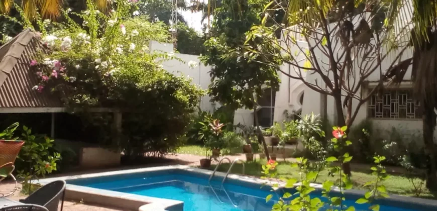 Villa 4 chambres avec piscine et jardin à louer – Badalabougou Est