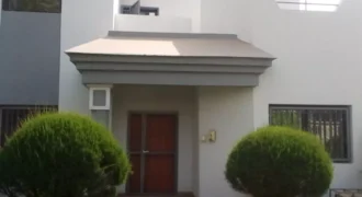 Villa duplex 4 chambres à louer – Palais des Sports, ACI 2000