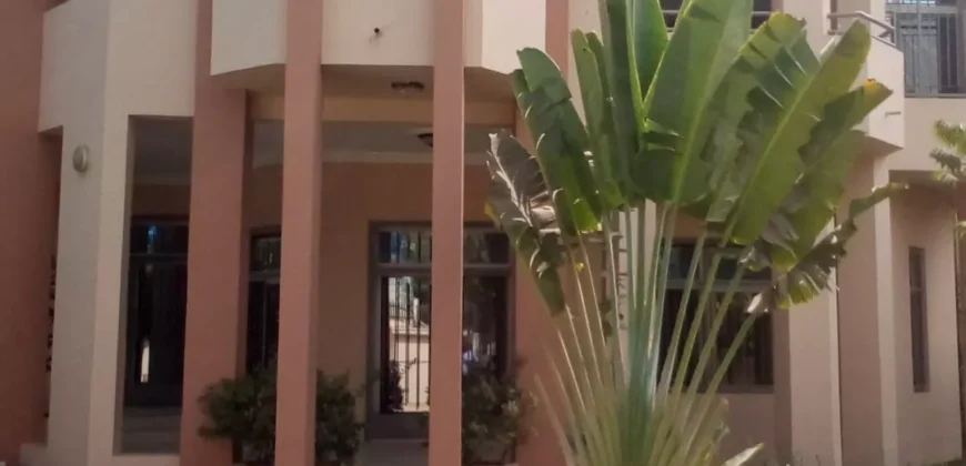Villa duplex 4 chambres avec piscine à louer – Cité du Niger, Bamako