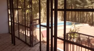 Villa avec piscine à louer à Korofina Sud