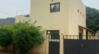 Villa duplex 4 chambres à louer – Cité Lawrence, Sébénikoro