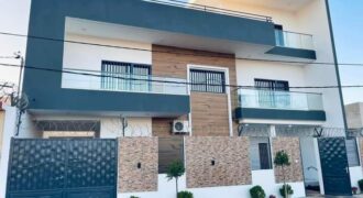 Villa duplex 4 chambres avec dressing à louer – Cité Tellem, Niamana
