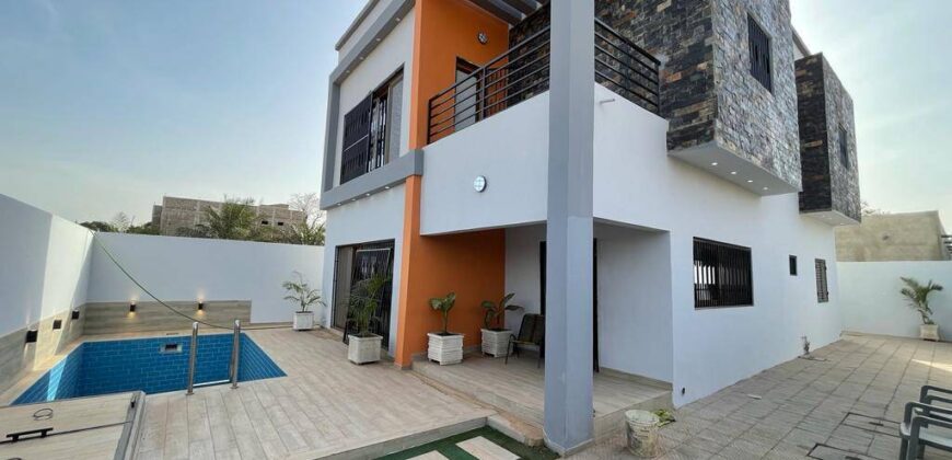 Villa duplex 4 chambres avec piscine à vendre – Samaya, Bamako
