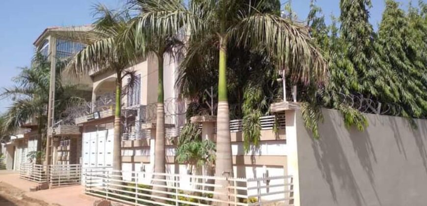 Villa duplex 5 chambres avec jardin à louer – SEMA 2, Sébénikoro