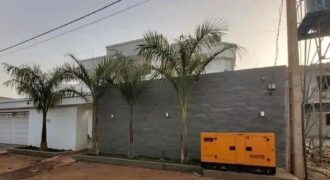 Villa duplex meublée 4 chambres avec piscine et salle de sport – Sébénikoro