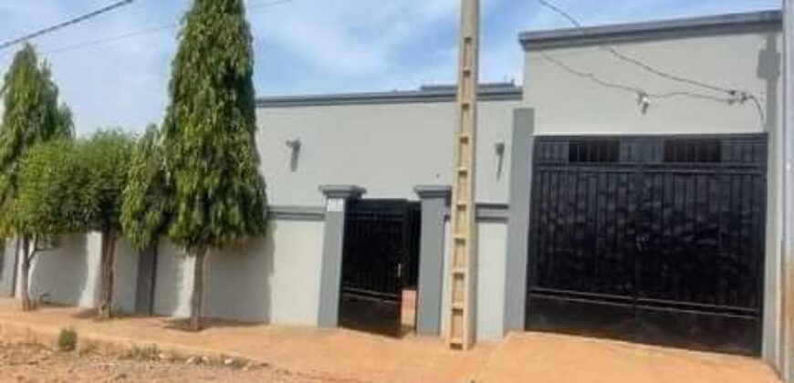Villa basse 3 chambres à louer – Bolé SEMA, Faladié, Bamako