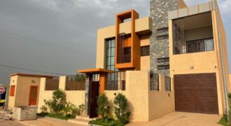 Villa duplex 4 chambres en cité fermée à louer – Bolé Cité, Faladié