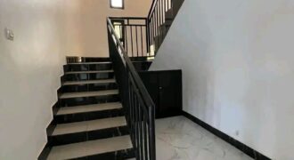 Villa duplex 4 chambres avec jardin à louer – Sirakoro