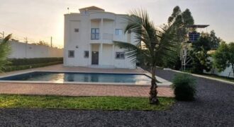 Villa duplex meublée 5 chambres avec piscine à vendre – Sabalibougou Coura