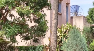 Villa duplex meublée 5 chambres à louer – Faso Kanu, Magnambougou