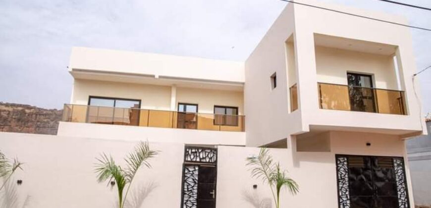 Villa duplex semi-meublée 5 chambres à vendre – Dorodougou, Sébénikoro