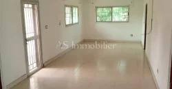 Appartement non meublé de 3 chambres à louer à Faso kanu Appartement non meublé de 3 chambres à louer à Faso kanu