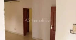 Appartement non meublé de 3 chambres à louer à Faso kanu Appartement non meublé de 3 chambres à louer à Faso kanu