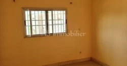 Appartement non meublé de 3 chambres à louer à Faso kanu Appartement non meublé de 3 chambres à louer à Faso kanu