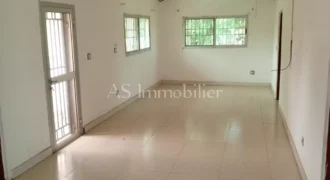 Appartement non meublé 3 chambres avec groupe électrogène – Faso Kanu