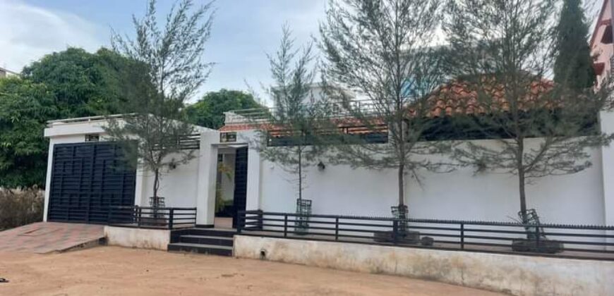 Villa 3 chambres sur 300 m² à vendre – entrée de Samaya, Bamako