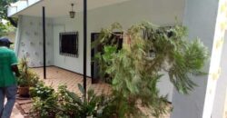 Maison non meublée avec piscine à louer à l’hippodrome Maison non meublée avec piscine à louer à l’hippodrome